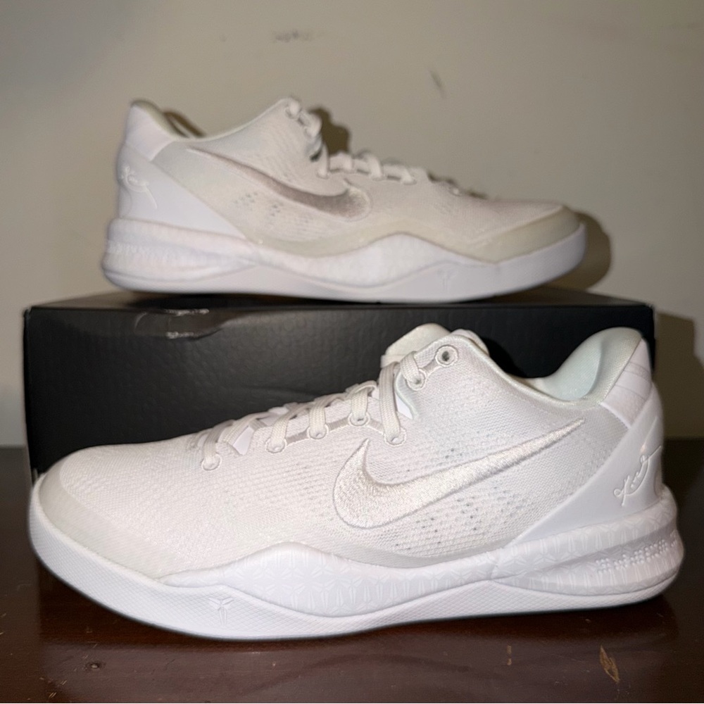 Kobe 8 Protro GS ‘Halo’ - BRAND NEW WITH NO BOX LID - SIZE 5.5Y